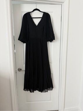 Rickie Freeman for Teri Jon Black Pleated V-Neck Midi Dress
